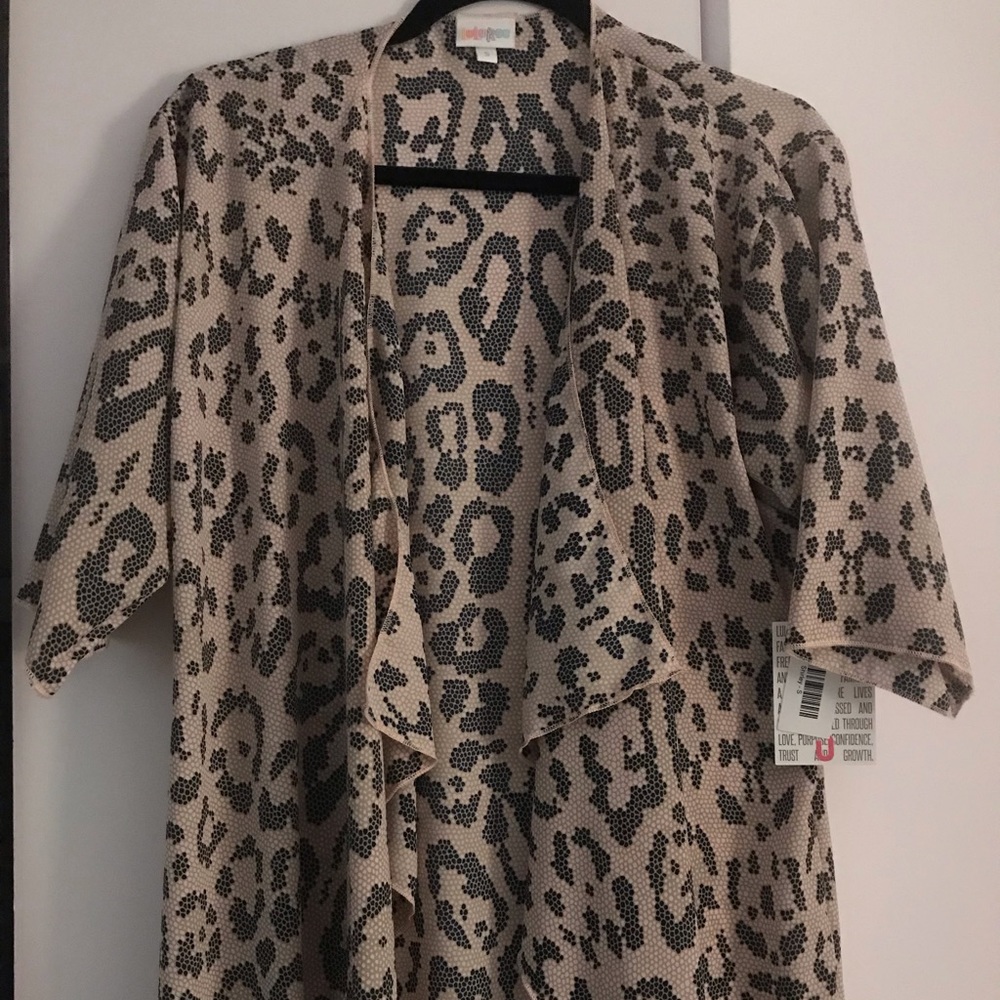 Small Lularoe Shirley NWT